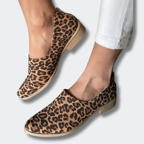 Fabienne™ | Closed Leopard Moccasin