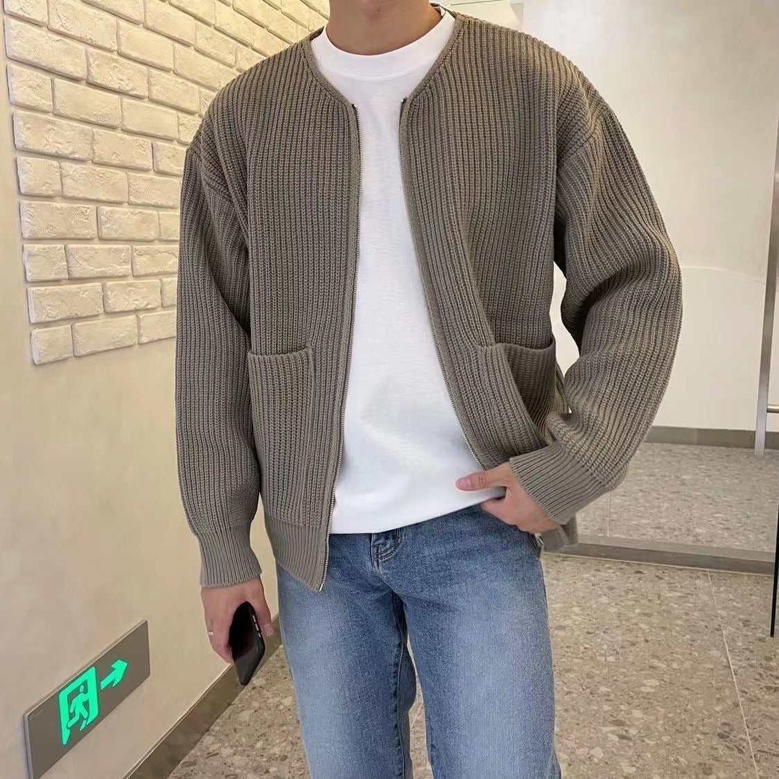 Men’s Zip-Up Knitted Cardigan