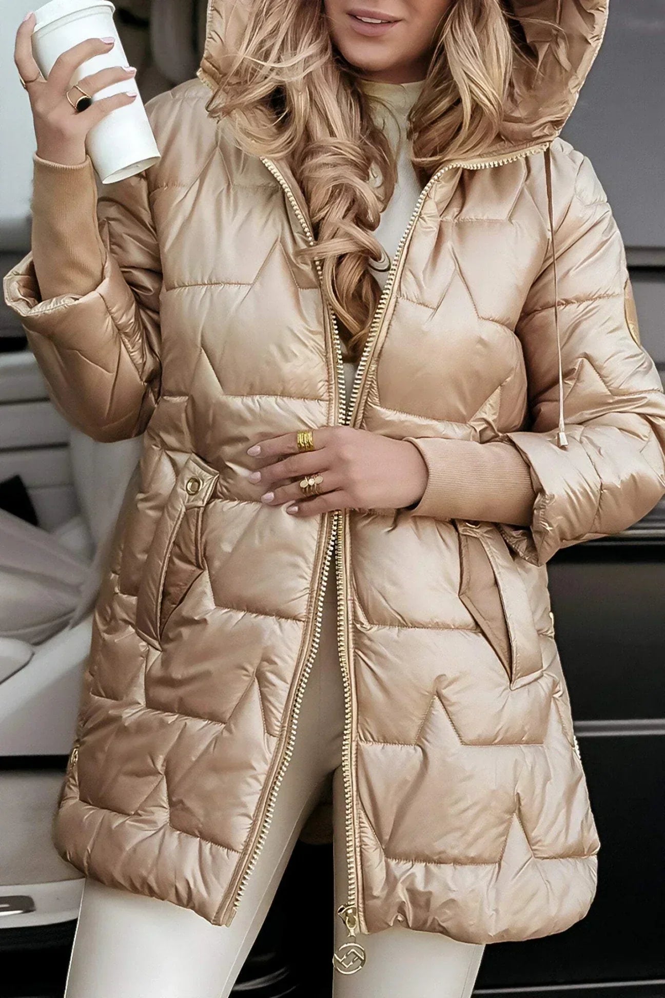 Savrani - Elegant winter coat with hood and padding